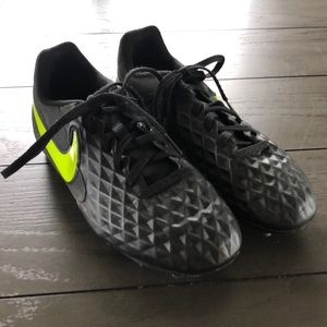 Youth girls soccer cleats